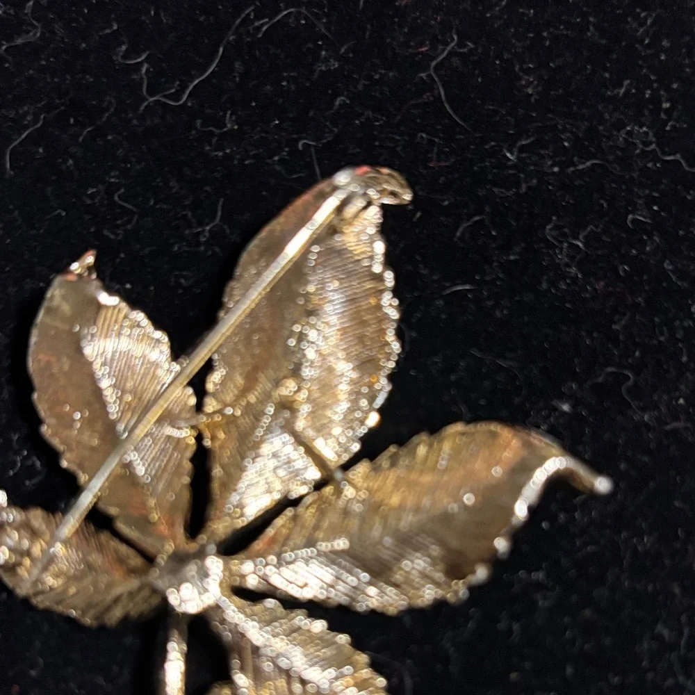 Vintage Coro Gold Starfish and Leaf Brooch Set gold tone